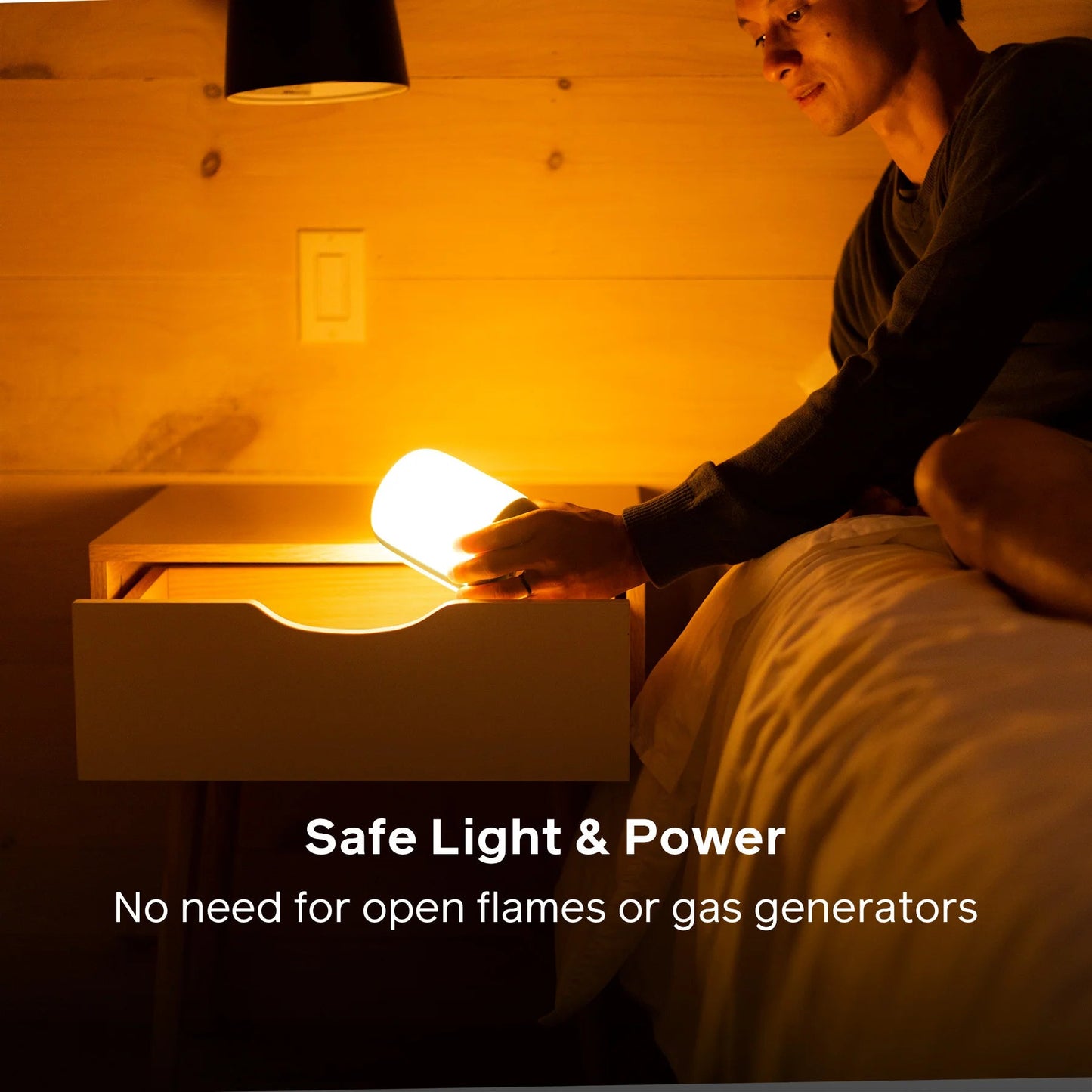 BaseChargeHomeEmergencyKit_Lifestyle_Carousel_8_d7b1f137-d9b3-4dc5-8bc5-ad40a970d2ce_jpg.webp
